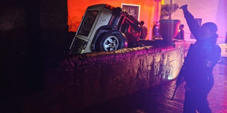 SSP auxilia a población por inundaciones en Ecuandureo