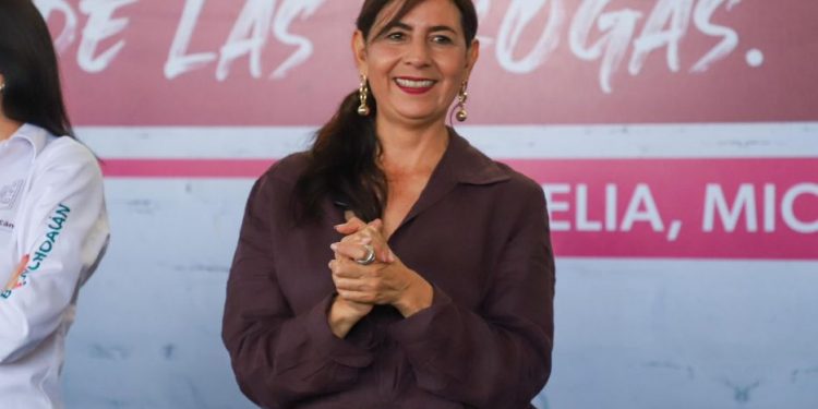 Estabilidad educativa, pilar del bienestar comunitario: Gabriela Molina