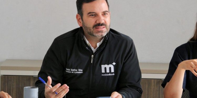 Yankel Benítez revisa avances de obras con vecinos de Ríos Mexicanos