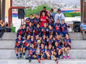Apoyo al Equipo de Fútbol Femenil Nicolaita: UMSNH-Morelia Informativo