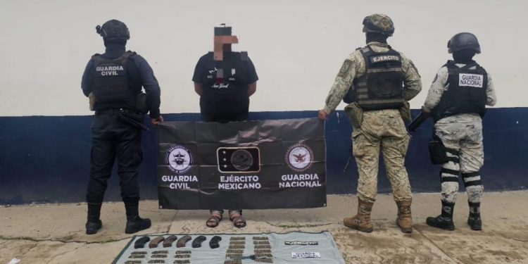 SSP y Defensa aseguran a hombre con orden de aprehensión y vehículo robado