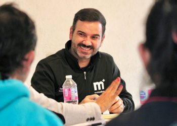 Yankel Benítez fortalece comunicación con encargados del orden