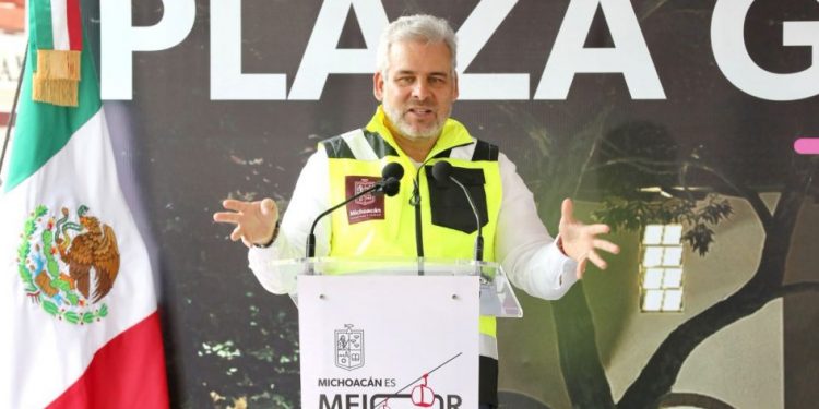 Continúa transformación de Pátzcuaro; inicia Bedolla restauración de plaza Gertrudis Bocanegra