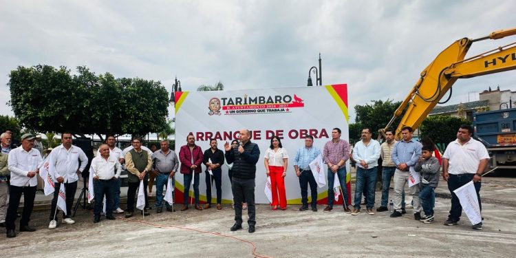 Arranca obra de pavimentación y modernización de calles frente a la plaza de Tejaro: Eric Gaona-Morelia Informativo