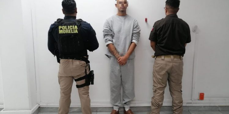 Policía Morelia colabora en detención y traslado de ciudadano estadounidense requerido por autoridades de E.U-Morelia Informativo