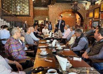 Se reúne Alfonso Martínez con empresarios de Zamora-Morelia Informativo