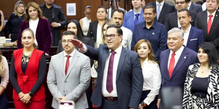 Legisladores nombran a Víctor Manuel Serrato como titular de la CEEAV