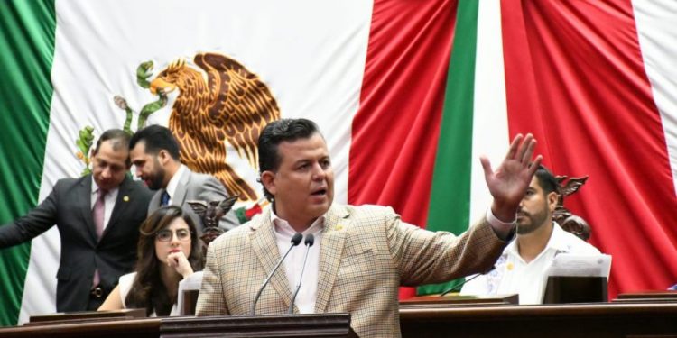 A propuesta de Memo Valencia el Congreso del Estado exhorta al fiscal a esclarecer el homicidio de Hipólito Mora