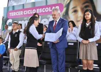 Michoacán logra un tercer ciclo escolar completo; Bedolla agradece a docentes