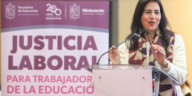 Tercer ciclo escolar completo es gracias al compromiso docente: Gabriela Molina