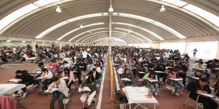 Sin contratiempos inició examen Ceneval de ingreso a Normales: Iemsysem