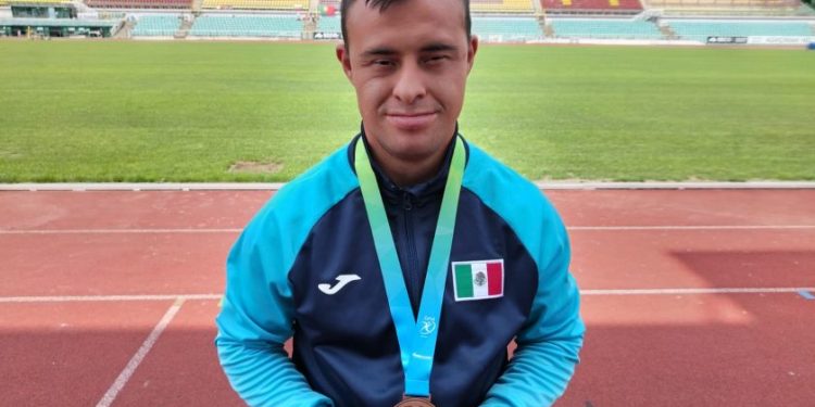 Moreliano Hiram Abif López gana bronce en el Abierto Europeo de Atletismo en Praga
