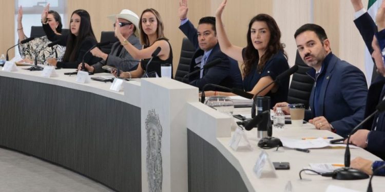 Gobierno de Morelia aprueba Presea Amalia Solórzano Bravo a Verónica Villaseñor