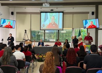 Por primera vez, personal de la Comisión Estatal de Derechos Humanos recibe capacitación en Lengua de Señas Mexicanas