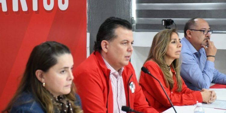 Declina Memo Valencia su Aspiración por la Fiscalía General de Michoacán