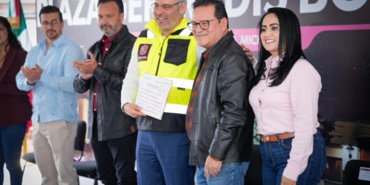Restauración de plaza Gertrudis Bocanegra en Pátzcuaro detonará turismo: Gladyz Butanda