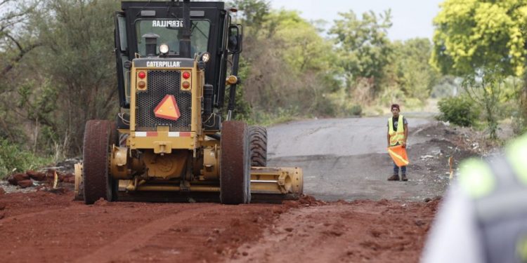 Carreteras más rápidas y seguras; Gobierno de Michoacán destina más de 765 mdp en Tierra Caliente