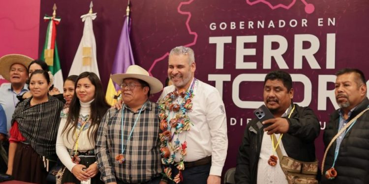 Con Faeispum, 84 obras convenidas con autogobiernos: Bedolla
