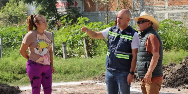 Adolfo Torres impulsa obra hídrica en Ampliación Lomas de la Aldea, en coordinación con vecinos