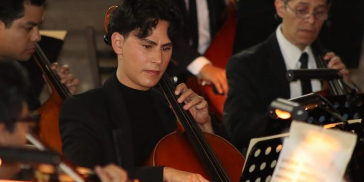Palacio Municipal de Morelia se llena de arte y cultura con recital de la Orquesta Filarmónica del Tzintzuni