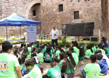 Adolfo Torres toma protesta como ‘Guardianes del Agua’ a hijos e hijas de trabajadores del Staspe