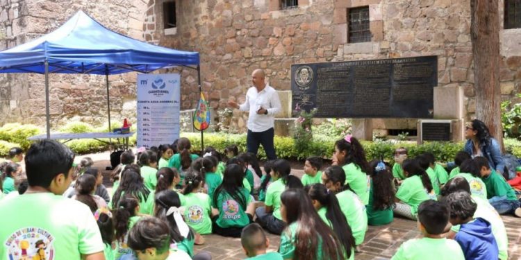 Adolfo Torres toma protesta como ‘Guardianes del Agua’ a hijos e hijas de trabajadores del Staspe