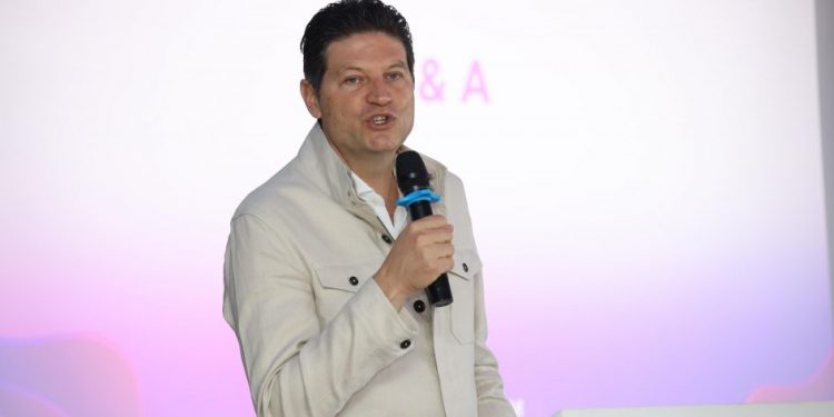 Apoya Alfonso Martínez crecimiento y nuevas rutas del Aeropuerto de Morelia