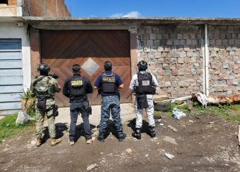 Asegura FGE en cateo, más de mil 900 dosis de metanfetamina y detiene a cuatro personas