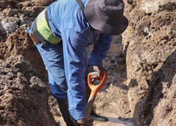 Ooapas mejora la red de agua potable en Lomas de Santa María