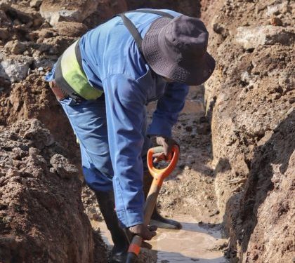Ooapas mejora la red de agua potable en Lomas de Santa María