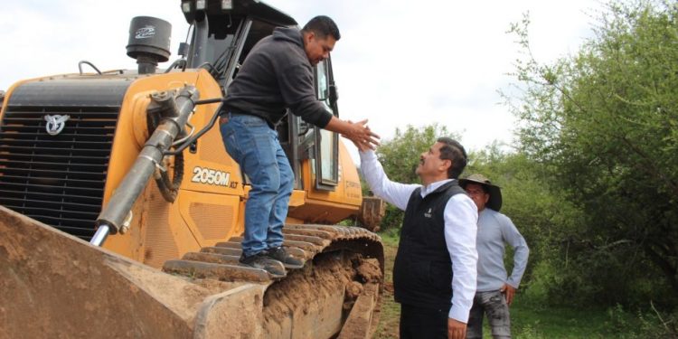 Secretaría de Agricultura y Desarrollo Rural de Morelia rehabilita y atiende caminos rurales