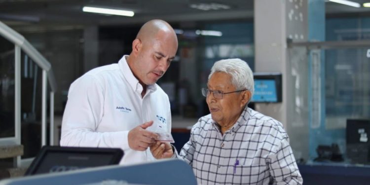 Refuerza Adolfo Torres la atención ciudadana directa en el Ooapas