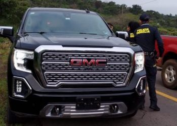 Policía Morelia recupera camioneta robada en colonia Camelinas