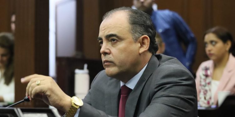 ”El ‘tiempo de mujeres’ no puede ser solo para unas cuantas”: Baltazar Gaona