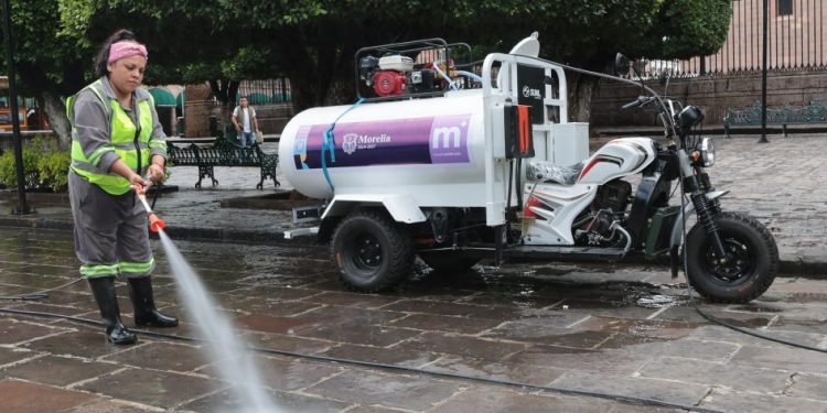 Gobierno de Morelia pone en operación moto pipas para el mantenimiento de espacios públicos