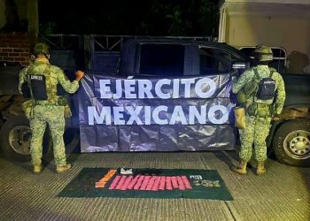 En operativo, Ejército Mexicano asegura estupefacientes, armamento y automóvil, en Tangancícuaro
