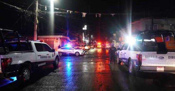 Acribillan a balazos a tres policías municipales de Zamora