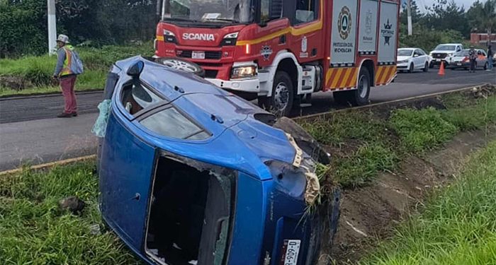Cuatro mujeres resultan lesionadas tras volcadura en la carretera Morelia-Pátzcuaro