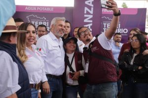 Bedolla tiende puente con población de Salvador Escalante: Gobierno del Estado-Morelia Informativo