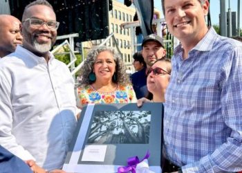 Alfonso Martínez junto al alcalde de Chicago, Brandon Johnson-Morelia Informativo