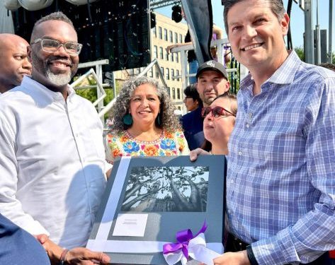 Alfonso Martínez junto al alcalde de Chicago, Brandon Johnson-Morelia Informativo