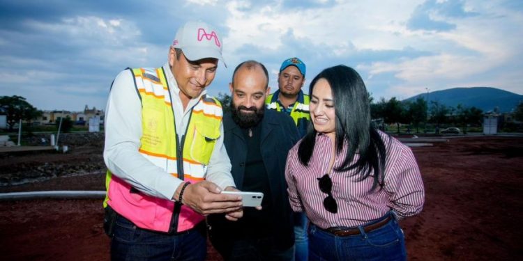 Macroglorieta de Villas del Pedregal: Gladyz Butanda-Morelia Informativo