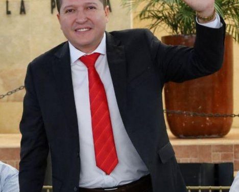 Con apoyos diversos, Vicente Gómez refrenda su apoyo a la educación en el distrito XIX