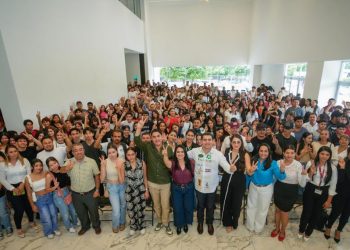 Plan de Movilidad a jóvenes de Apatzingán: Gladyz Butanda-Morelia Informativo