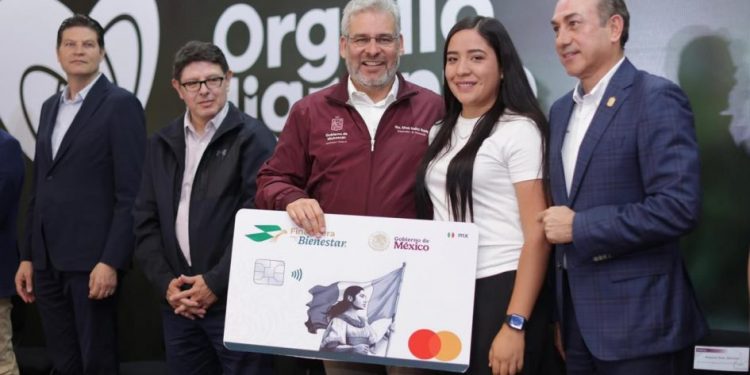 Bedolla y Federación unen esfuerzos por la comunidad migrante