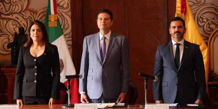 Entrega Alfonso Martínez su Primer Informe de Gobierno