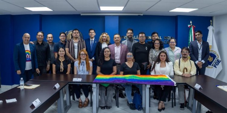 Impulsa Gladyz Butanda regularización de 37 colonias en Uruapan