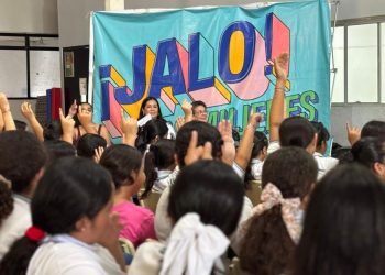 Arrancó caravana Jalo x las Mujeres; llevó productos menstruales a Apatzingán