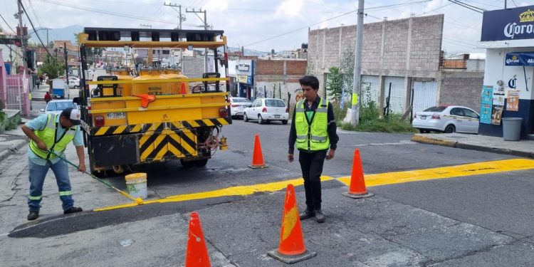 Gobierno de Morelia refuerza labores de balizamiento y mantenimiento de señalética en la ciudad