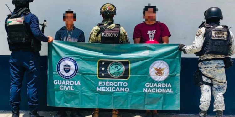 Dos detenidos en posesión de lonas con mensajes que hacen apología del delito: SSP